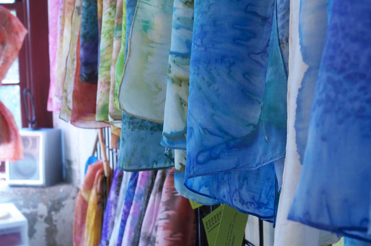 fabrics-954576_1280