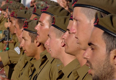 soldiers-197797__3401